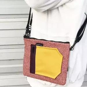 [하프클럽/]학생 미니 귀여운 포겟 크로스 가방 뽀글이 핑크