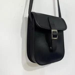 [셀러허브]미니크로스백 남자 크로스백 가죽 메신저 데일리 데이 (S15083635)