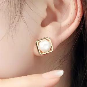 [하프클럽/](비쥬홀릭) 실버925 골드도금 스퀘어 진주 귀걸이