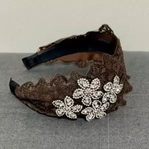 브라운 꽃무늬 머리띠 헤어밴드 너풀 매력밤호박 반다나 리본헤어밴드 에스닉패턴