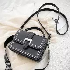 여성 20대 정장 코디 가방 걸리쉬 무드 미니백