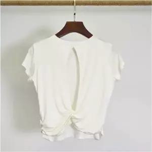 [하프클럽/]여성 등트임 반팔티 필라테스 요가 티셔츠 운동복 상의 여름