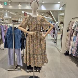 써스데이아일랜드 라운드넥 플라워 패턴 원피스T244MOP254W2 242777