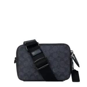 코치 25FW 차콜 시그니처 캔버스 차터 19 크로스바디백 CHRT CR783 CHR