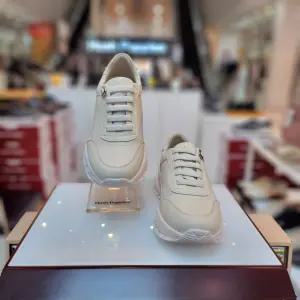 여성 발 편한 경량 키높이 5cm 밴드끈 컴포트 캐주얼 스니커즈 3F26465-1CA 714253