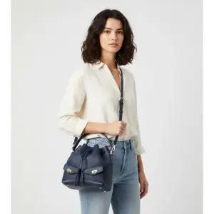 페라가모 살바토레 26SS 허그 멀티포켓 버킷백 789914) 220915 0789914