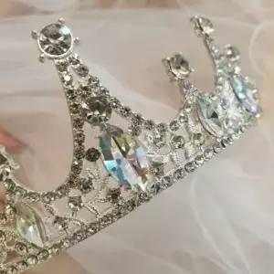 매력적인 공주 웨딩 셀프 화려한 큐빅 왕관 티아라 촬영 웨딩밴드 기념 생일파티