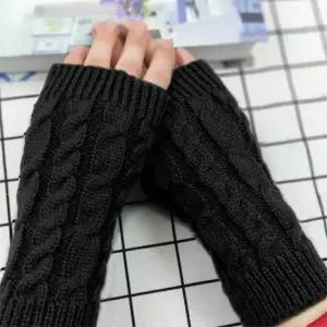 TBZ 겨울 필수품 꽈배기 니트 핸드워머 블랙 손가락장갑