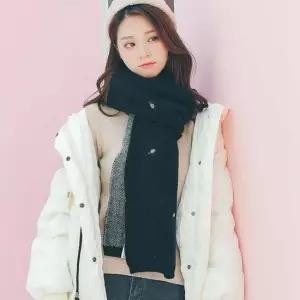 TBZ 포인트 과일자수 니트목도리-블랙 간절기머플러