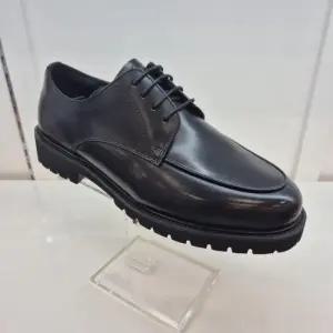 HC11 소가죽 남성 세미정장구두 U팁 더비 세미정장구두  P7J3U6Y1319