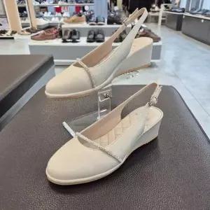 [ELCANTO]엘칸토 HC11 양가죽 여성 슬링백 초경량 보석 슬링백 O5Y6U61F336 (S49414813)