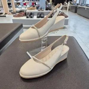 [ELCANTO]엘칸토 HC11 양가죽 여성 슬링백 초경량 보석 슬링백 O5Y6U61F336 (S49414813)