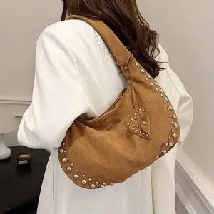 [하프클럽/]러블리 하트스터드 포인트 호보백 캐주얼 숄더 데일리