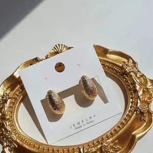 여자 모던 시크 볼드 텍스처 데일리 귀걸이