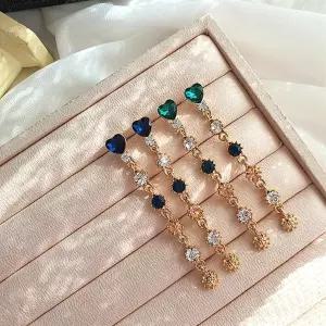 여자 데일리룩 포인트 하트 롱큐빅 드롭 귀걸이