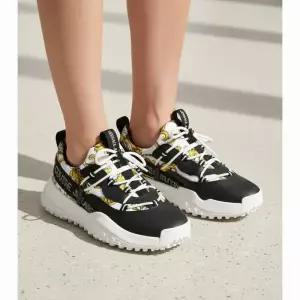 베르사체 아웃라인 바로크 하이버 스니커즈 남성 운동화 78YA3SN2 ZSC68 G03