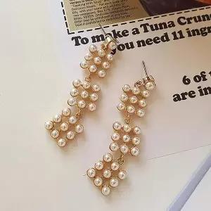 [하프클럽/]여자 데일리 오피스룩 하객패션 우아한 삼단 진주 롱 귀걸이