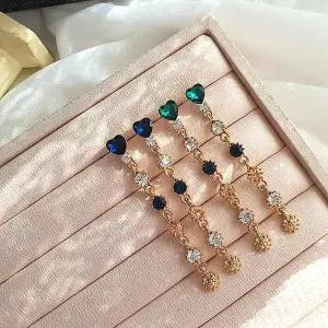 [하프클럽/]여자 데일리룩 포인트 하트 롱큐빅 드롭 귀걸이