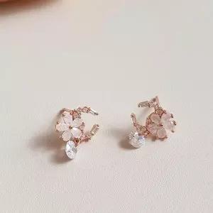 [하프클럽/]여자 커브 디자인 플라워 지르코늄 스터드 드롭 귀걸이