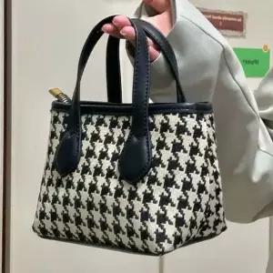 [하프클럽/]체크 하운드 20대 겨울 30대 크로스백 작은 데이트룩