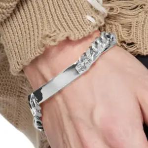 MM6메종마르지엘라 에나멜 로고 커프 팔찌 SM6UY0098 P8371 951