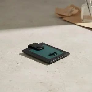 [ 가라바니]남성 V로고 시그니처 카드지갑2Y2P0U18 AXI 73S