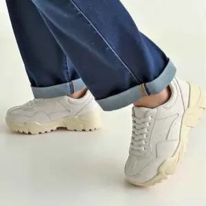 캐주얼 화이트 스니커즈 운동화 키높이신발 7CM 편한코디 데일리 남성스니커즈