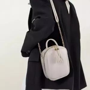 테슬 참 포인트 사각 스퀘어 미니 크로스백 크로스백