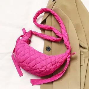 로즈레드 핸드폰 여행 핸드폰가방 여행용크로스백 여성 퀄팅 백 가방 핸드폰가방