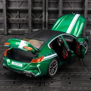1:24 BMW M8 합금 자동차 모형 음향광학  장난감 도어와 후드 트렁크 개폐 가능 풍부한 디테일 정교한 제작