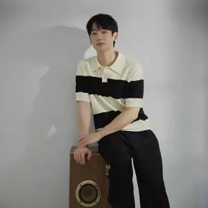 부클스트라이프카라세미오버핏반팔니트 MZKT3102