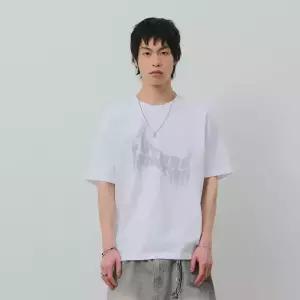 [데시레드] [택가 29,000원] 레터링 그래픽 반팔 티셔츠-FBSK5802D01