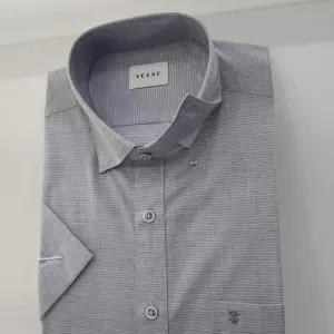 [예작]예작 23S/S 네이비 코튼폴리 가로핀ST/스냅단추 일반핏 반팔셔츠 YJ3MBR212_SC