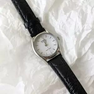 CASIO 블랙 레더 카시오 시계 패션잡화 시계 여성시계