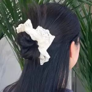 곱창밴드 베이지 레이스 펀칭 스크런치 곱창머리끈 곱창밴드 왕곱창밴드 레이스스크런치