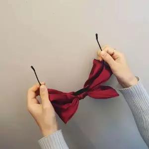 헤어 왕리본 머리띠 와인레드 스타일링