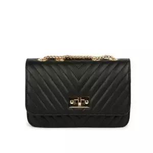 핸드백 결혼식장 정장룩 여자