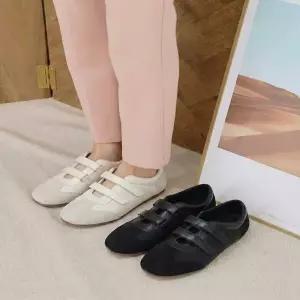 키높이 여성 사계절 메리제인 벨크로 스트랩 발레코어 스니커즈 129259