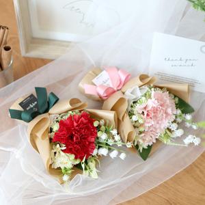 은방울꽃과 카네이션꽃다발 어버이날꽃다발 어버이날선물 납골당꽃 납골당꾸미기 봉안당조화 추모꽃