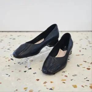 엘칸토공식몰 HC04 천연 가죽 여성 블랙 보석 라이닝 미들 펌프스 3CM   LCWD31U5