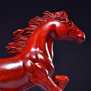 붉은 장미 목조 말 장식품 원목 말띠 인테리어 책상 장식 공예 소품
