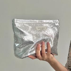 반짝 이는 장식 조각 실버 클러치 화장품 핸드백 메이크업 가방 휴대용 여성 세면 용품 스킨 케어 보관