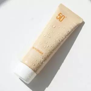 자외선에 지친 피부를 편안하게 진정 톤업 선크림 70g