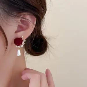 [무슈봉]S925 벨벳 장미 진주 드롭 귀걸이