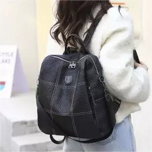 [하프클럽/]포인트 출근 가죽 가방 인조 스티치 블랙백팩 데일리