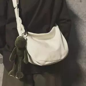 데일리 개구리 힙색 캐주얼 크로스백 가벼운 여성 백 패션가방