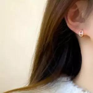 실버 드롭 귀걸이 유니크 디자인 데일리 패션 아이템 유니크디자인귀걸이 패션액세서리