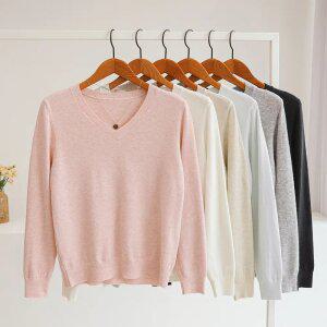 [잇수다] 헬리어 소프트 베이직 브이넥 루즈핏 봄 니트