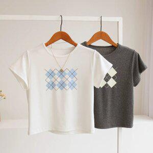 [잇수다] 아일락 아가일 프린팅 스판 라운드 반팔 티셔츠