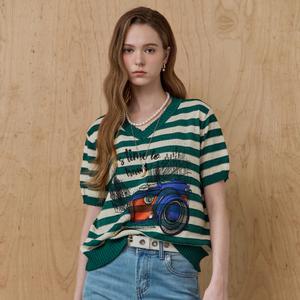 [MAXZA] 카메라 프린트 배색 브이넥 스트라이프 니트